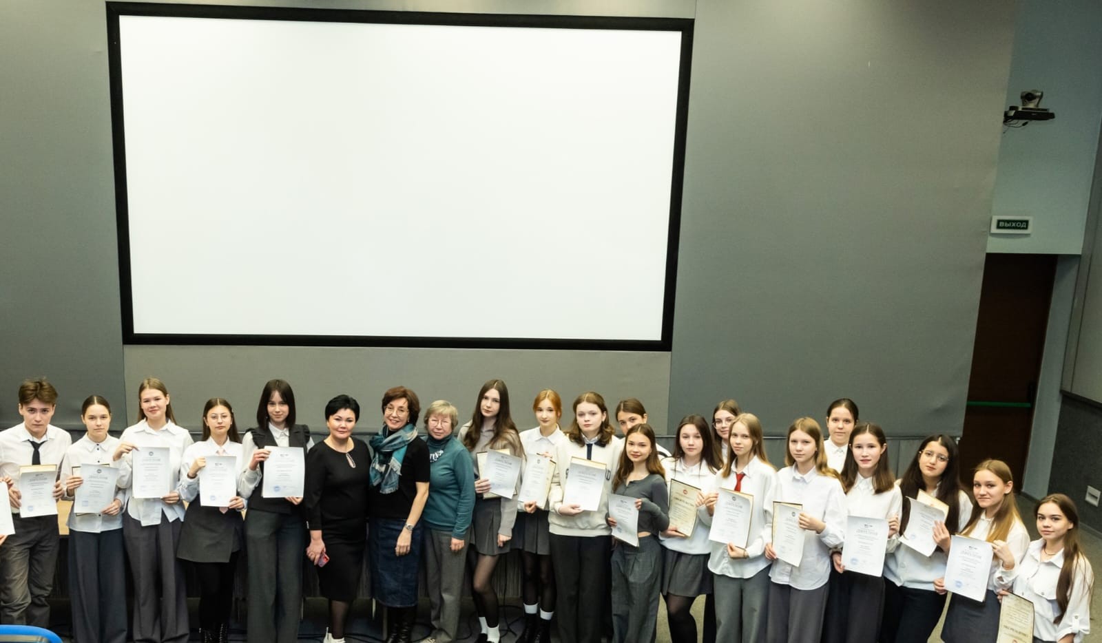 ����� ������ � ������