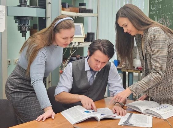 ������� ������ ��������f ���������� � �������� ��. �.�. ������������ ������� ������������� ����� ����������� ������������ ������� ���������� �� K�-�������