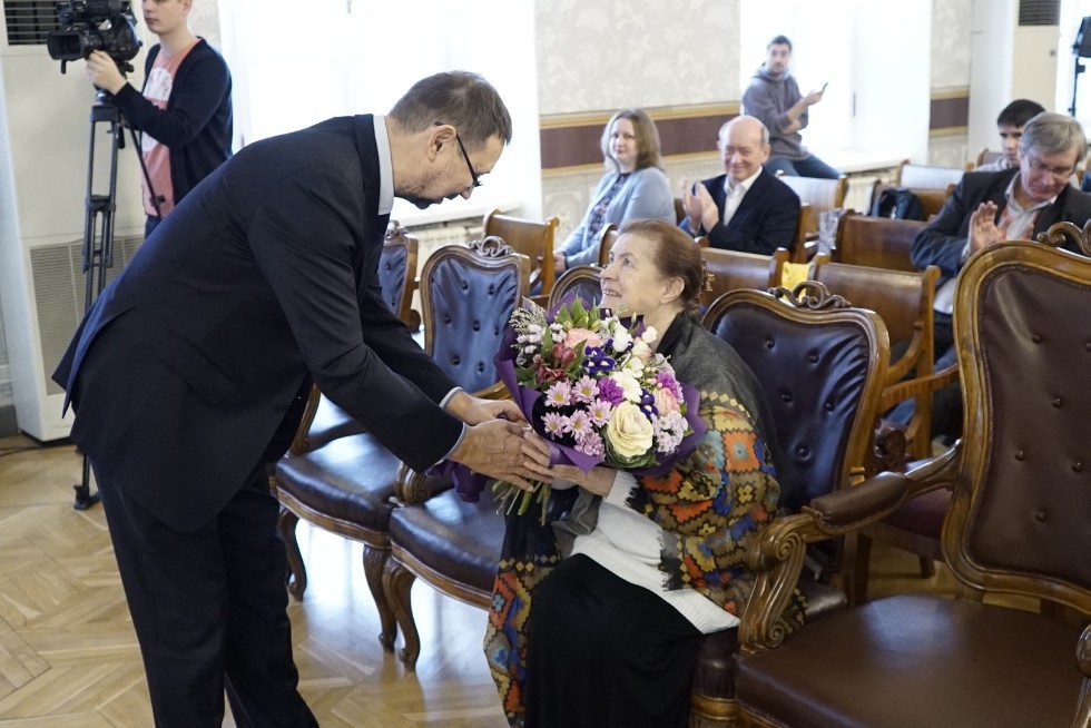 Vasily Struve Medal awarded to astronomer Alexei Starobinsky during 4th Petrov Readings