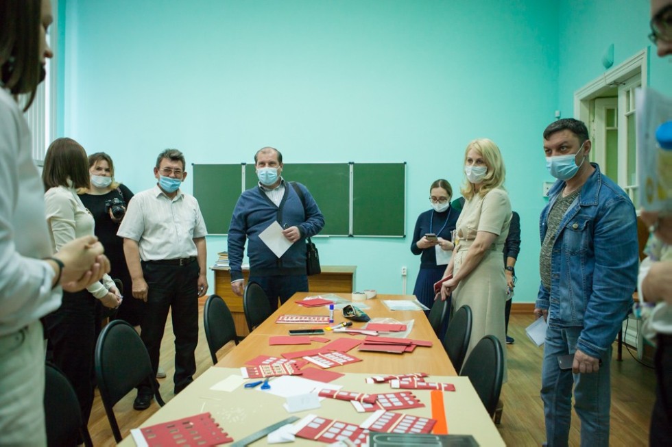 Ilshat Gafurov opened the presentation of Student Scientific Classes at the Elabuga Institute