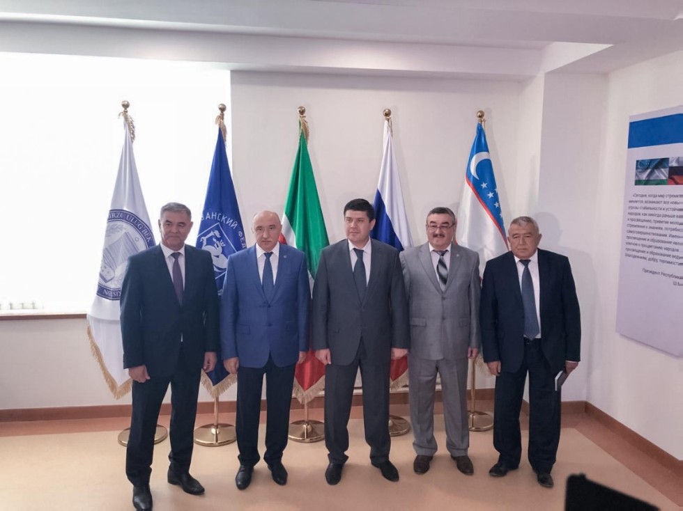 Ильшат Рафкатович Гафуров прибыл с рабочим визитом в Узбекистан Ильшат Рафкатович Гафуров прибыл с рабочим визитом в Узбекистан