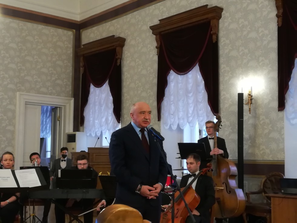 Эльвира Хуснутдинова: Эльвира Хуснутдинова: