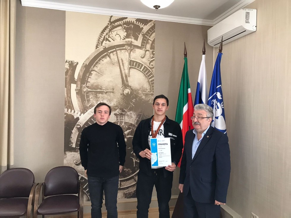 ���������� �������� ����� 1 ����� � ���������-�������������� ���� 