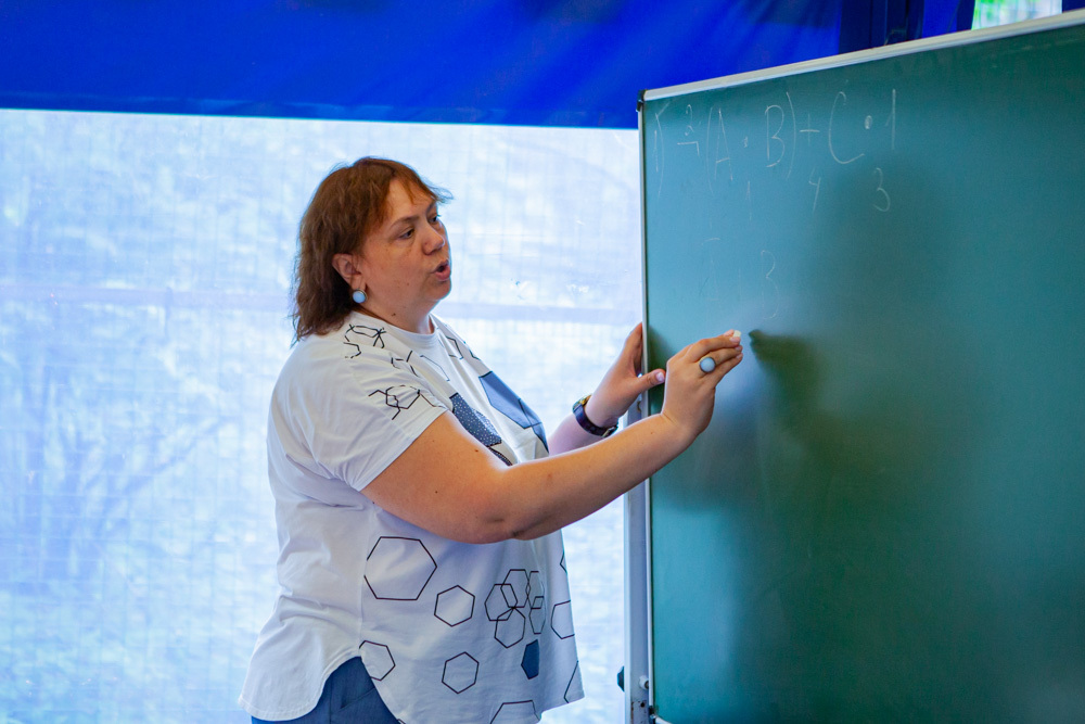 Проект проходил в СОЛ 'Буревестник' и объединил более 90 школьников со всей Республики Проект проходил в СОЛ 'Буревестник' и объединил более 90 школьников со всей Республики