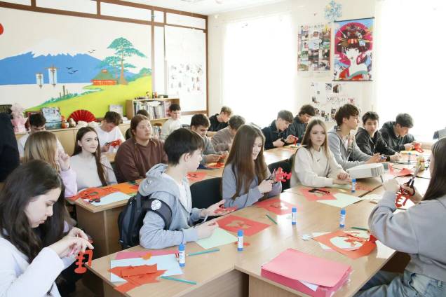 Институт международных отношений и востоковедения распахнул двери для учащихся Многопрофильного лицея имени А.М. Булатова Институт международных отношений и востоковедения распахнул двери для учащихся Многопрофильного лицея имени А.М. Булатова