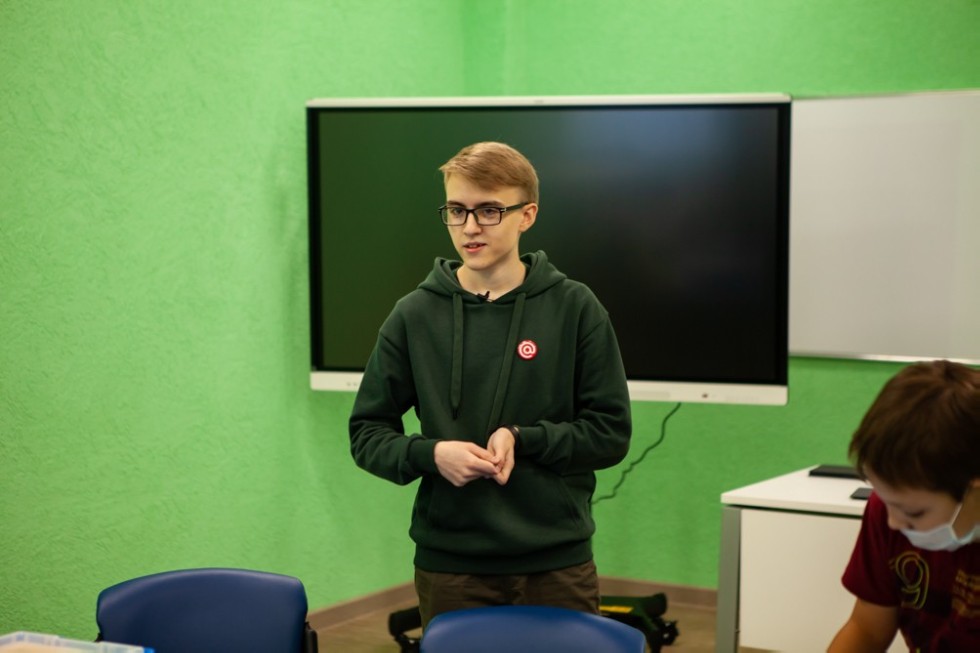 ����������