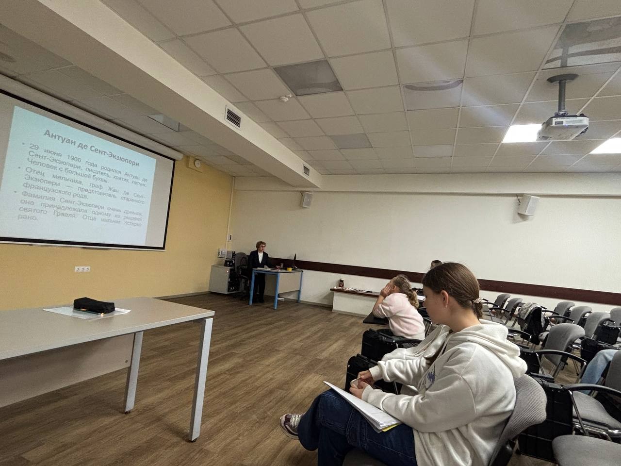 Детский театр КФУ 'Радуга' продолжает занятия с детьми и начинает работу над новым спектаклем Детский театр КФУ 'Радуга' продолжает занятия с детьми и начинает работу над новым спектаклем