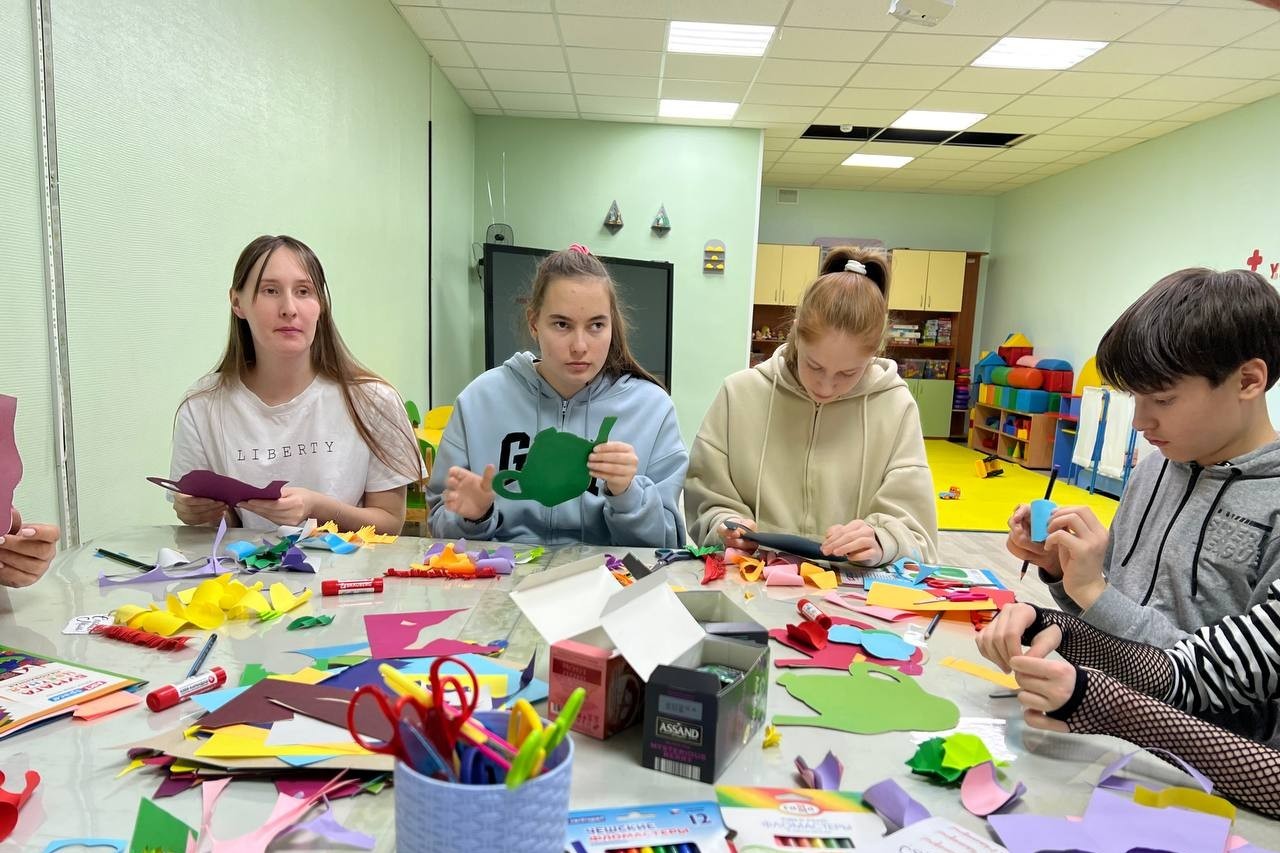 Волонтеры провели мастер-класс ко Дню Матери для детей центра 'Астра' Волонтеры провели мастер-класс ко Дню Матери для детей центра 'Астра'