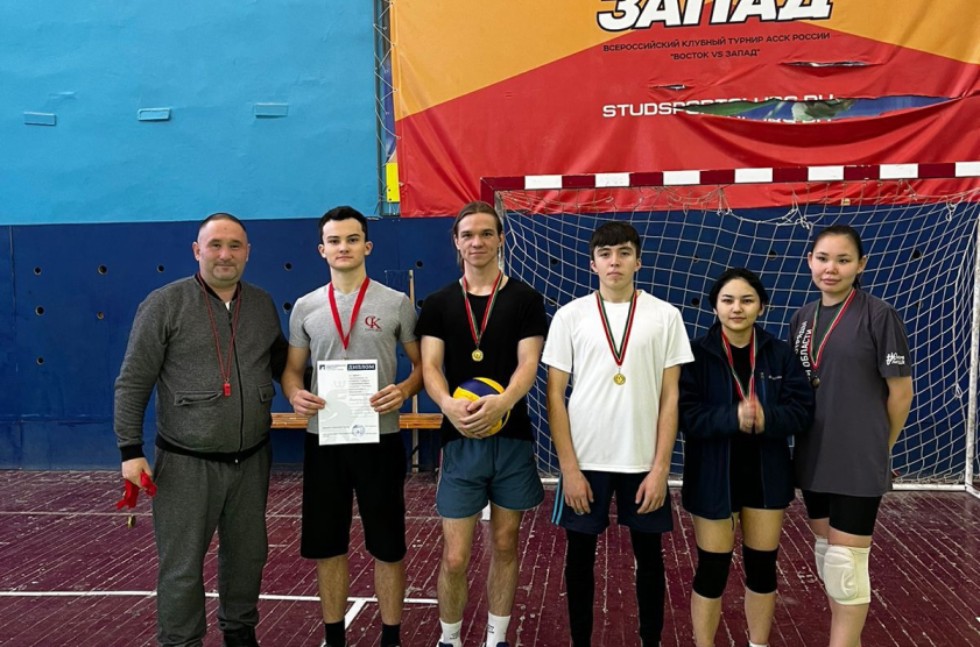 20 ноября в Студенческом городке прошли соревнования по волейболу