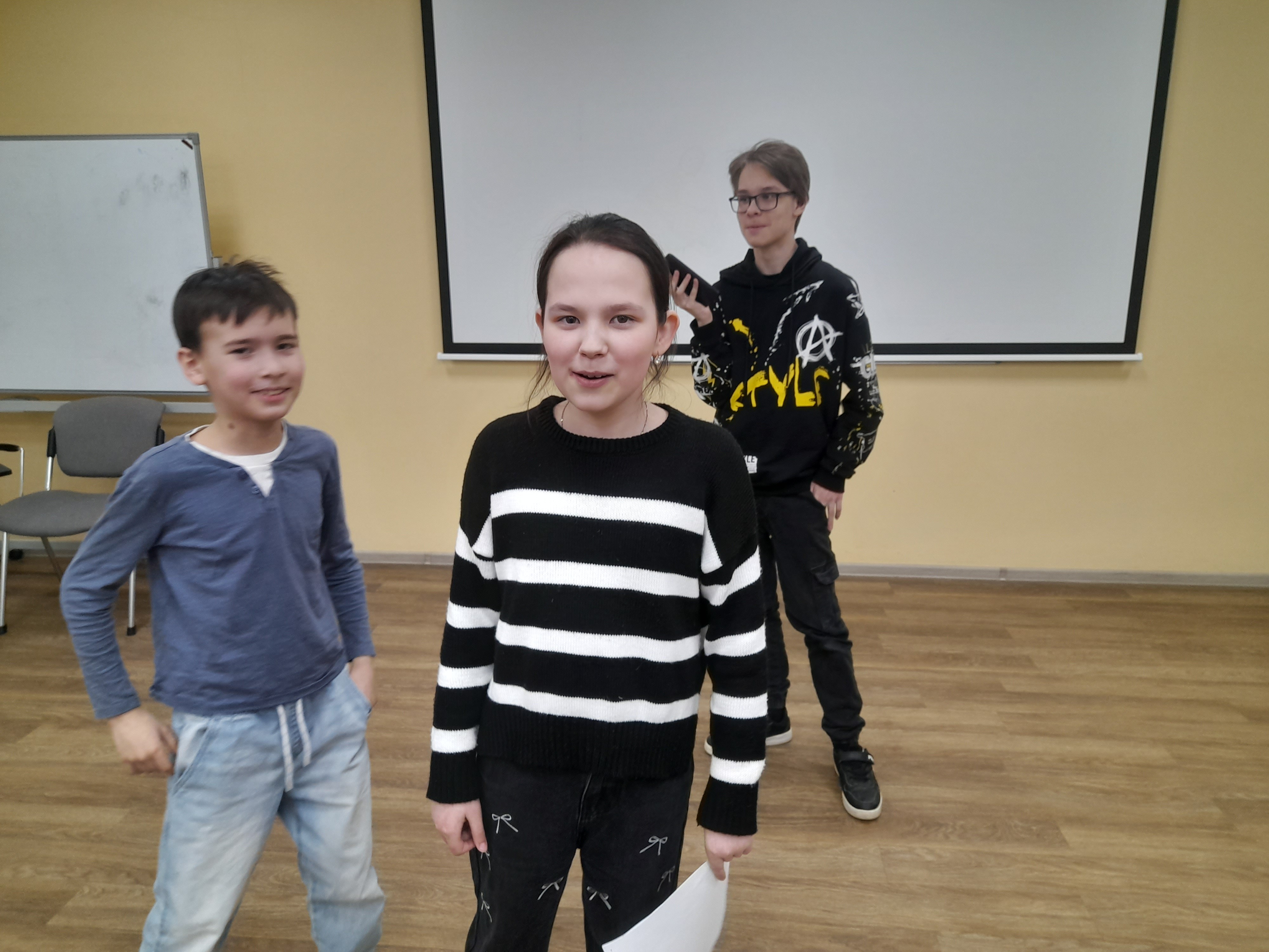 Юные актеры работают над серией спектаклей по фольклорным сказкам народов России Юные актеры работают над серией спектаклей по фольклорным сказкам народов России