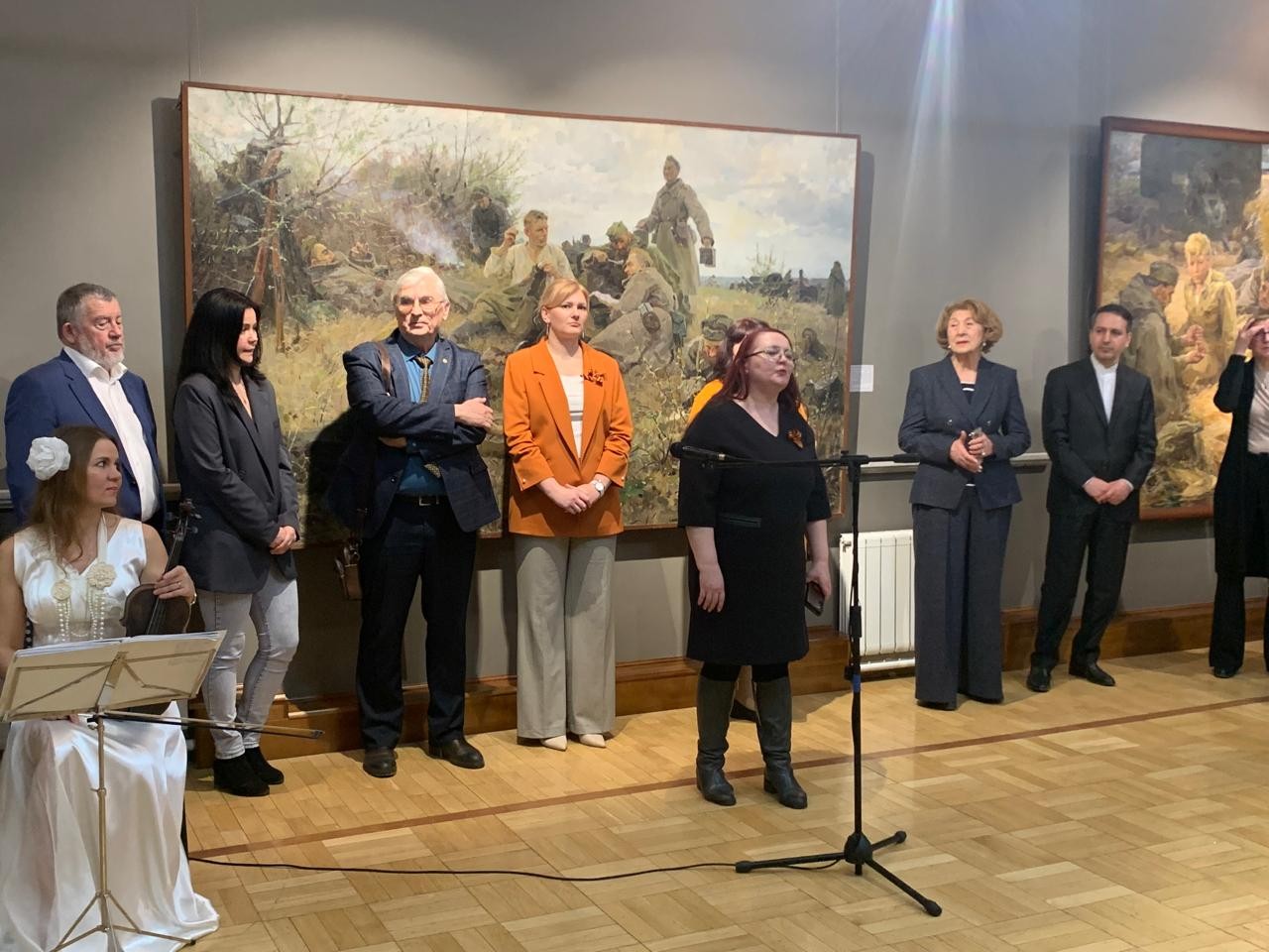 В национальной художественной галерее 'Хазинэ' открылась выставка к 80-летию Дня Победы В национальной художественной галерее 'Хазинэ' открылась выставка к 80-летию Дня Победы