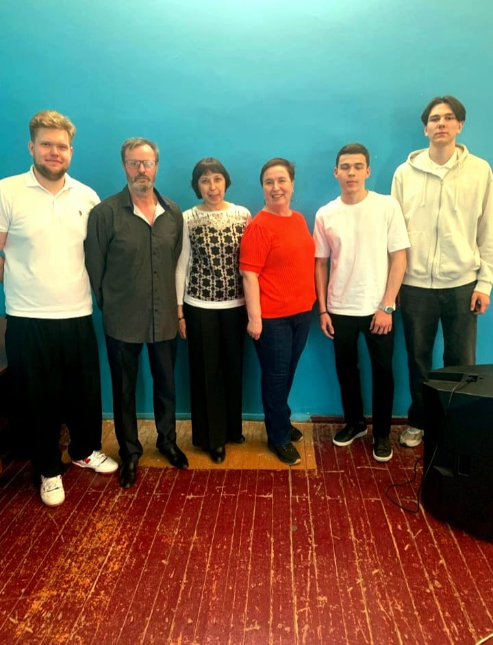 Ветераны и студенты КФУ знают и верят: ' Нам нужна одна победа, одна на всех. Мы за ценой не постоим?' Ветераны и студенты КФУ знают и верят: ' Нам нужна одна победа, одна на всех. Мы за ценой не постоим?'