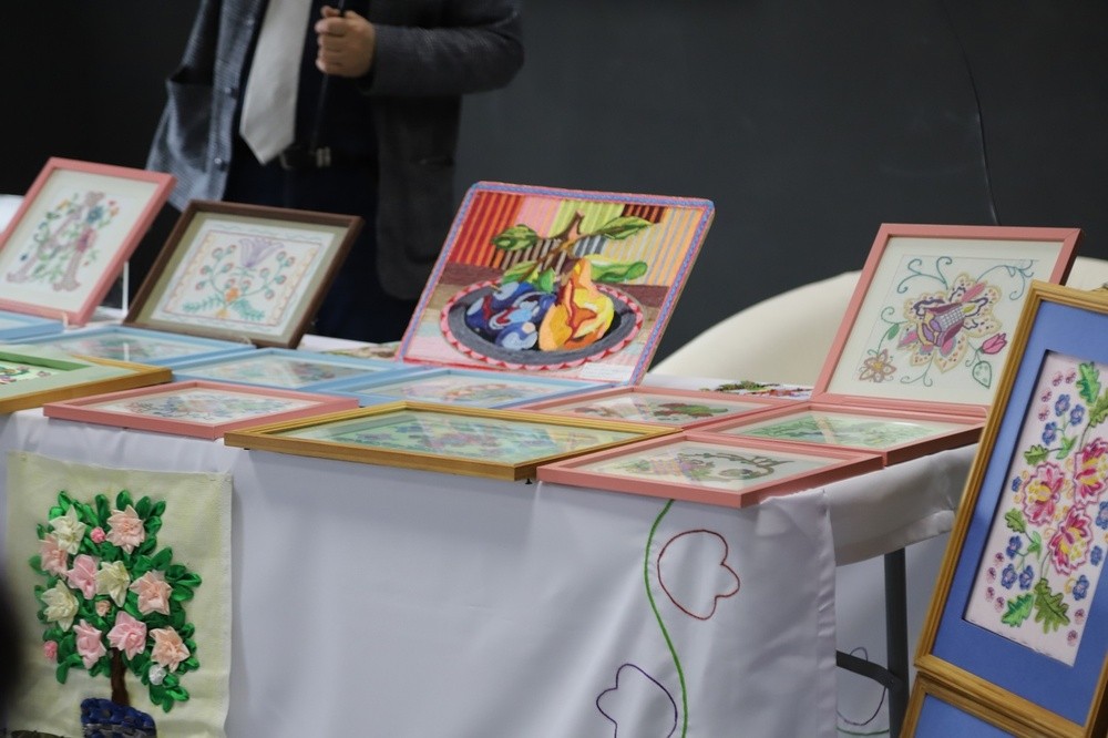 Мастер-класс 'Композиция и цвет в татарской вышивке' и профориентационная работа Елабужского института КФУ в Муслюмово Мастер-класс 'Композиция и цвет в татарской вышивке' и профориентационная работа Елабужского института КФУ в Муслюмово