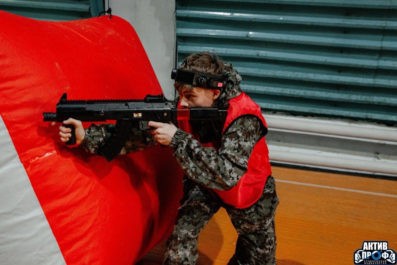 Жаркие бои в лазертаге Жаркие бои в лазертаге