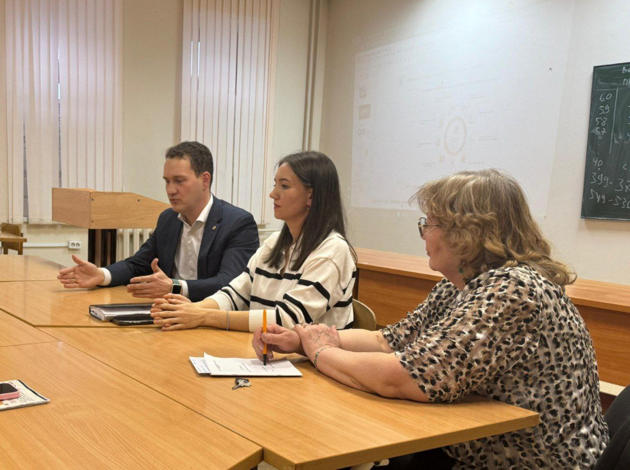 Встреча студентов кафедры с представителями Министерства экологии и природных ресурсов Республики Татарстан Встреча студентов кафедры с представителями Министерства экологии и природных ресурсов Республики Татарстан