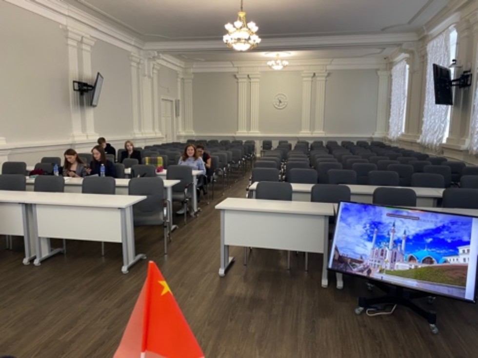 Онлайн-встреча по культурному обмену для китайских и российских студентов 'Цзясин и Елабуга в моих глазах' Онлайн-встреча по культурному обмену для китайских и российских студентов 'Цзясин и Елабуга в моих глазах'