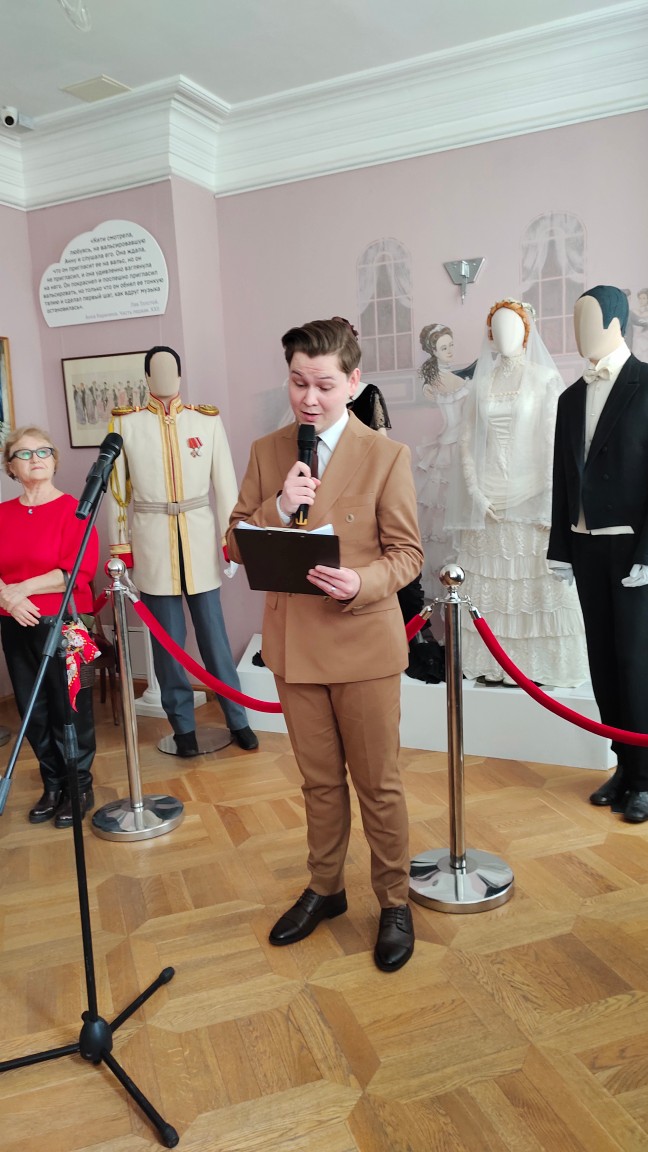 Вальс жизни в доме Левушки Толстого Вальс жизни в доме Левушки Толстого