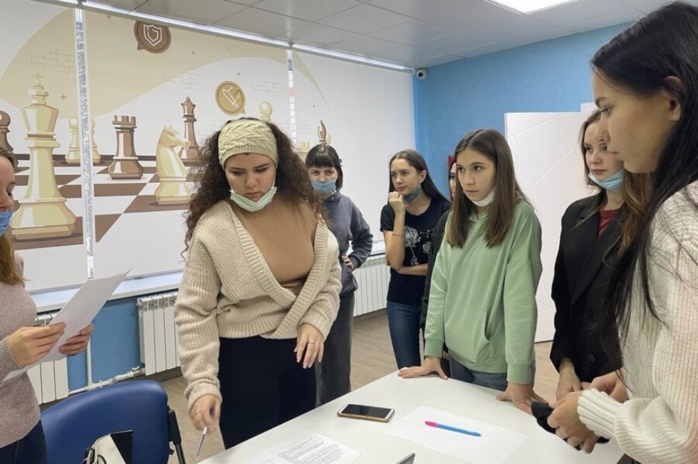 Преподаватели Елабужского института организовали квест для выпускников средних общеобразовательных школ и СПО на базе ДНК им. К.А. Валиева Преподаватели Елабужского института организовали квест для выпускников средних общеобразовательных школ и СПО на базе ДНК им. К.А. Валиева