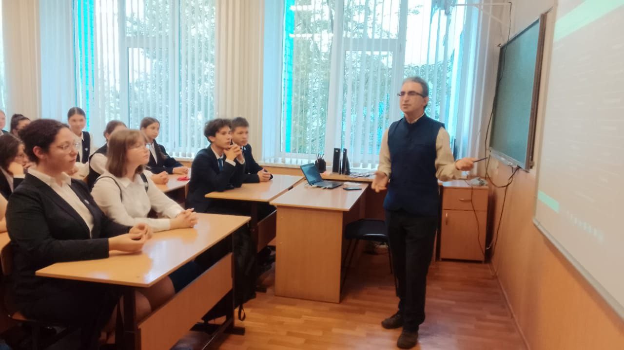 В ИМОИиВ открыли индологический кружок 'БХАРАТИ' В ИМОИиВ открыли индологический кружок 'БХАРАТИ'