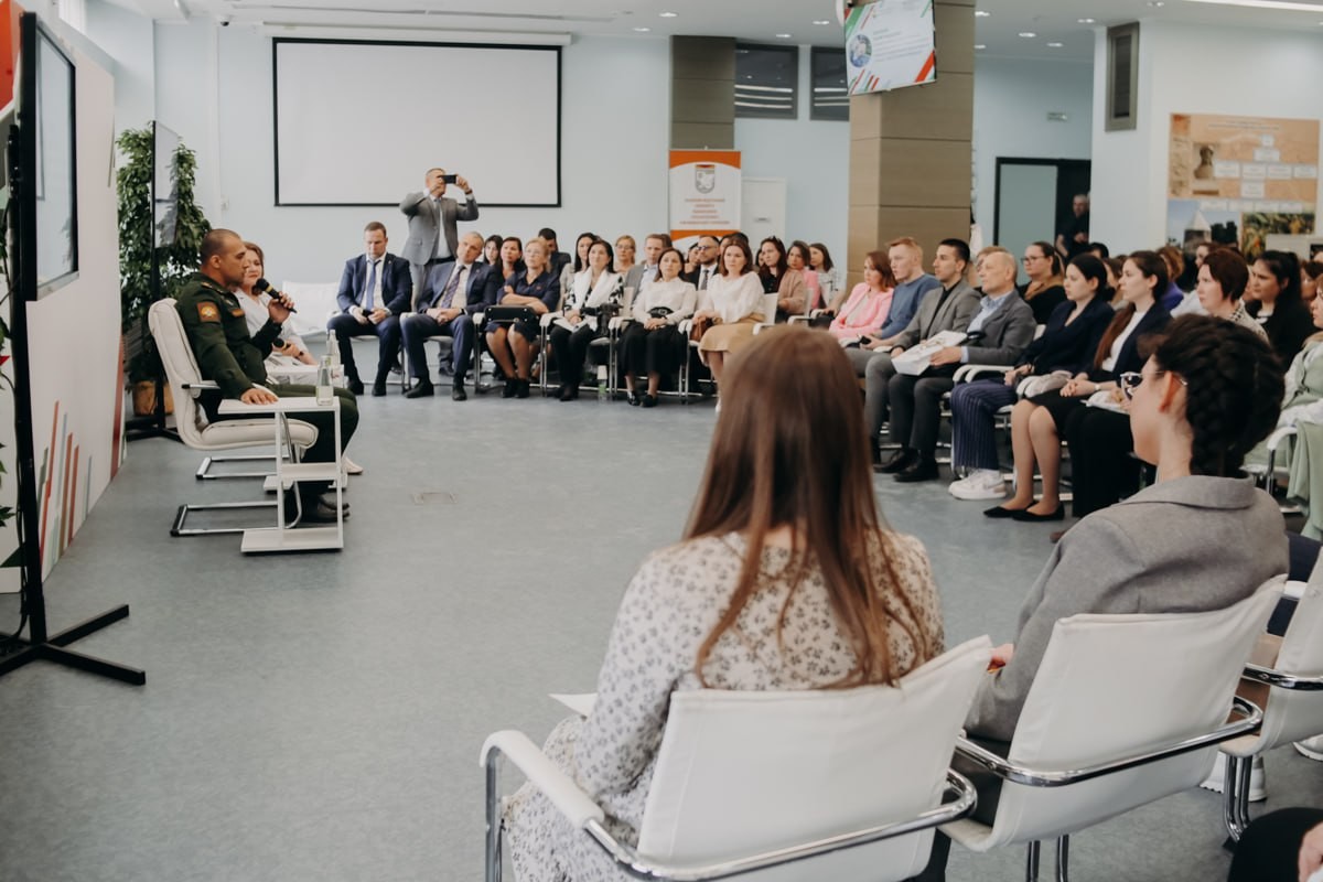 Герой России в ВШГМУ КФУ: о воинском долге и патриотизме Герой России в ВШГМУ КФУ: о воинском долге и патриотизме