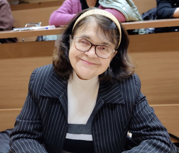 Студенты серебряного возраста изучают восточную генеалогию Студенты серебряного возраста изучают восточную генеалогию