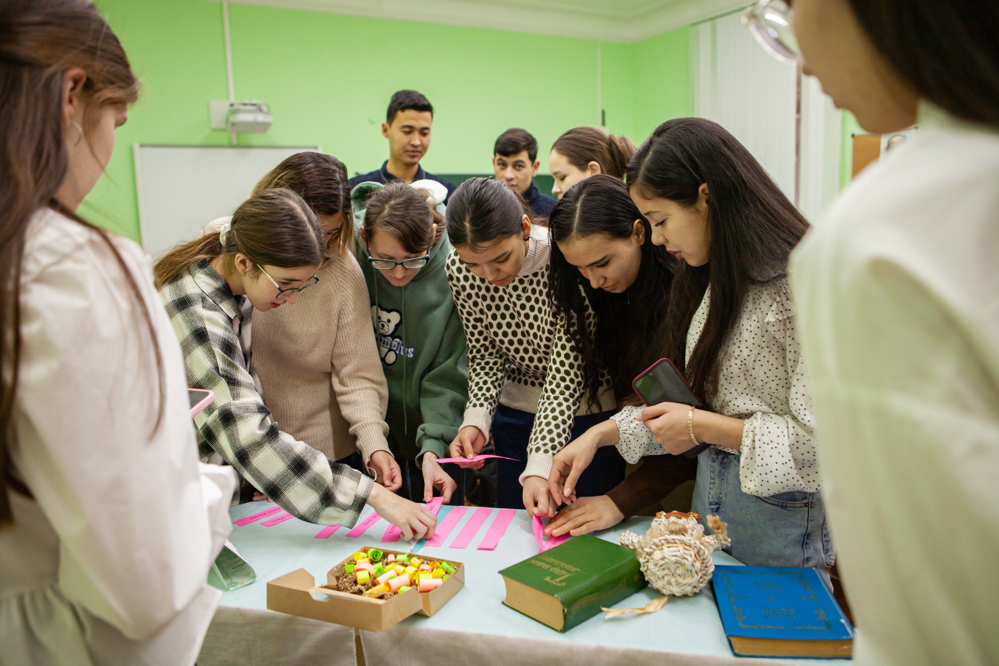 Фестиваль 'Открывая мир науки' объединил студентов и школьников в Елабужском институте КФУ Фестиваль 'Открывая мир науки' объединил студентов и школьников в Елабужском институте КФУ