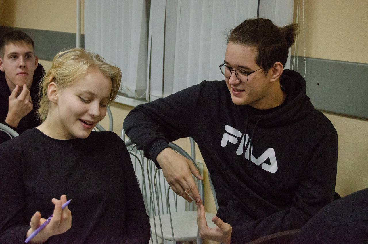 ����� ���������������� �����: � ������� ����������� ���������� '���� ����' � ������ ��������� '������� ������� ����'