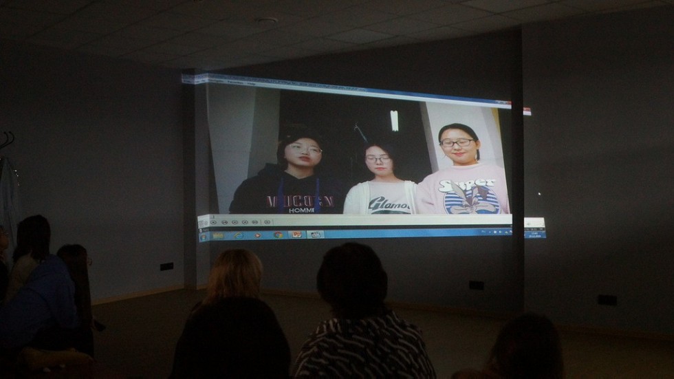 Новогодний концерт-спектакль от стажеров из Сиани Новогодний концерт-спектакль от стажеров из Сиани