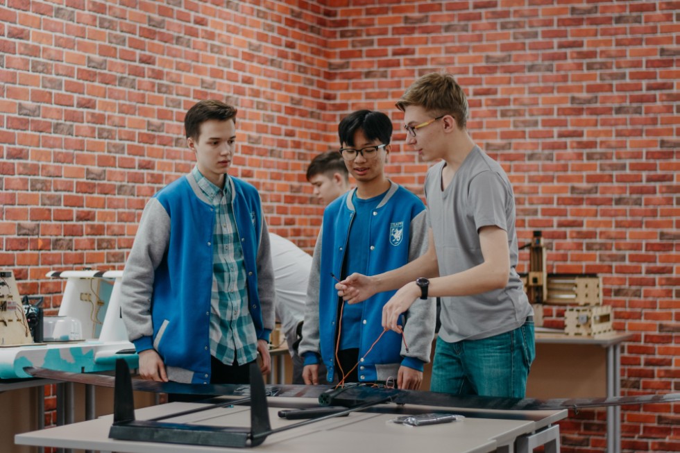 ����� ��������� ���� ������������� 