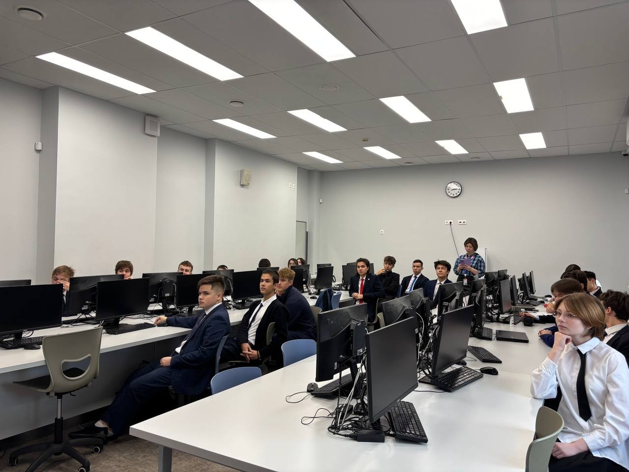 ������������� ������ ������� ����-������� �� �������� �������� ��������� � ��-����� ���