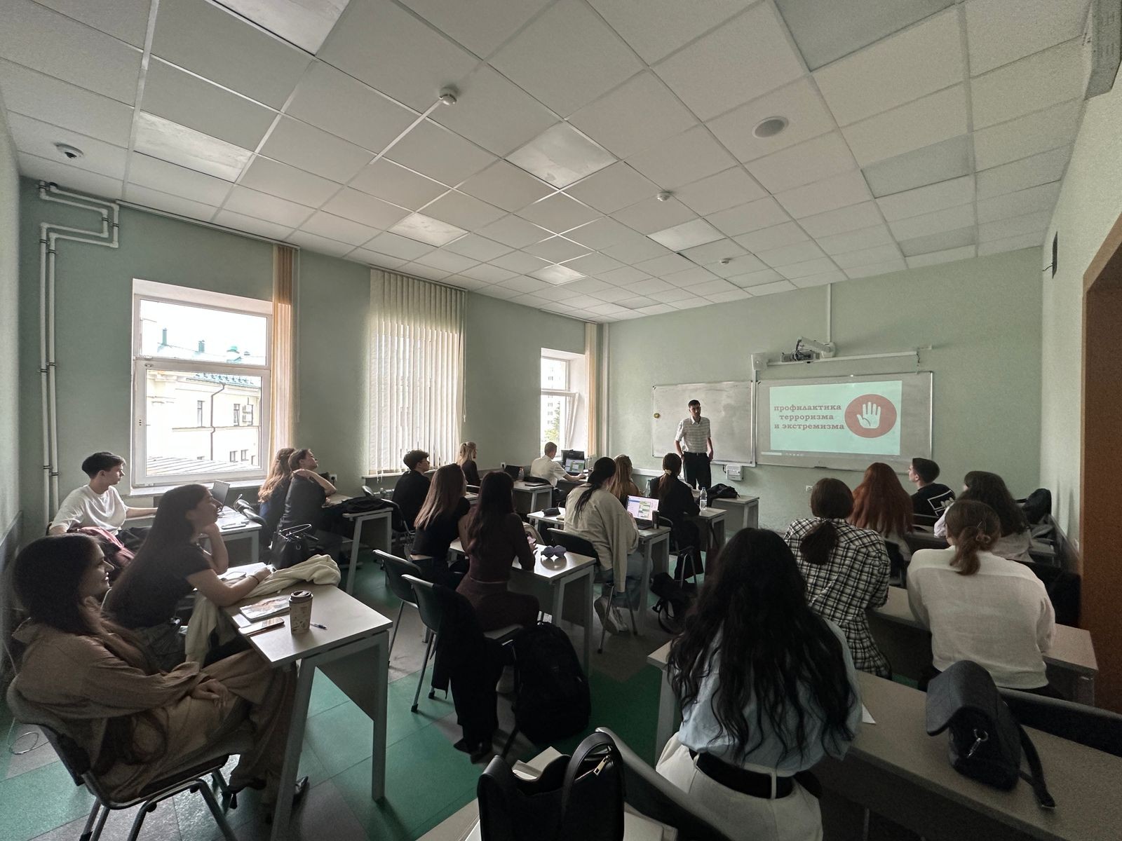 Доцентом Кузьминым М.С. был проведен кураторский час на тему Доцентом Кузьминым М.С. был проведен кураторский час на тему