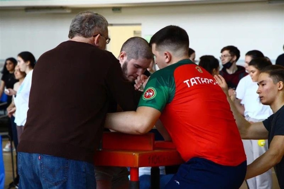 Соревнования по армреслингу в рамках Спартакиады среди студентов и аспирантов 2021/2022 учебного года Соревнования по армреслингу в рамках Спартакиады среди студентов и аспирантов 2021/2022 учебного года