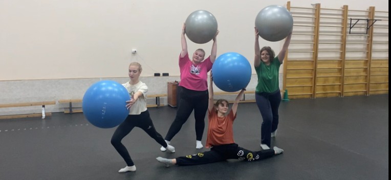 ФИТБОЛ-АЭРОБИКА ФИТБОЛ-АЭРОБИКА