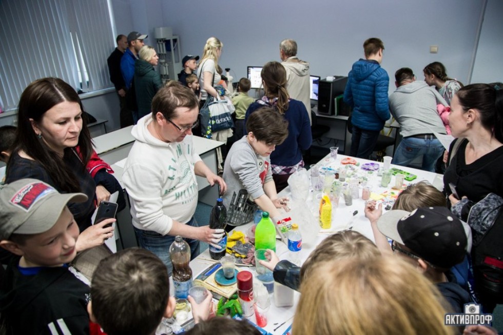 В Набережночелнинском институте КФУ состоялось открытие Фестиваля 'Ночь науки' В Набережночелнинском институте КФУ состоялось открытие Фестиваля 'Ночь науки'