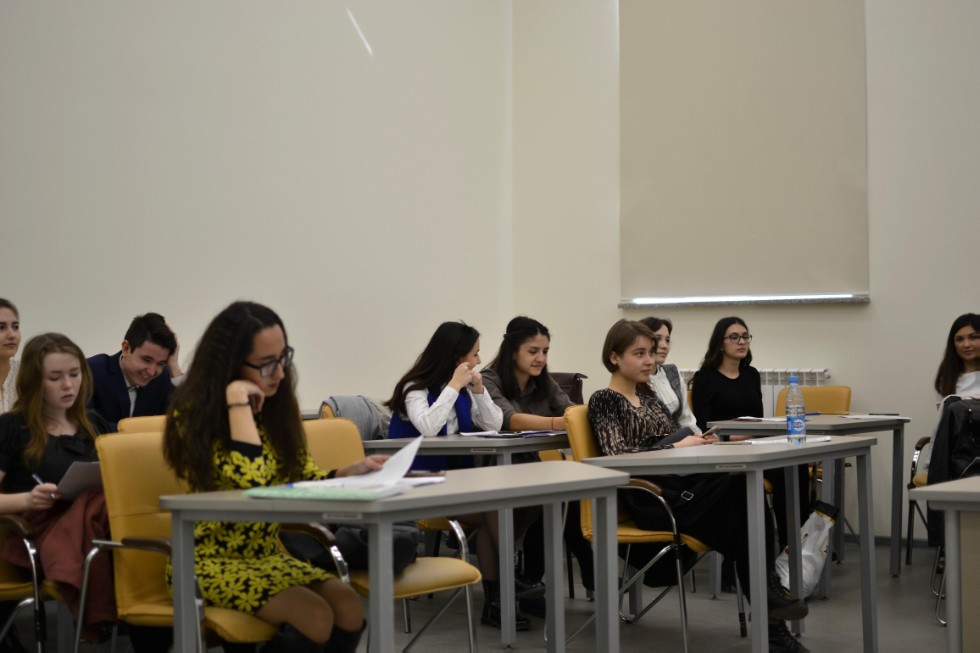 ����� ������������ ����� ����