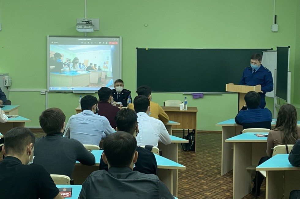 В Елабужском институте КФУ прошла Юридическая неделя, приуроченная ко Дню юриста В Елабужском институте КФУ прошла Юридическая неделя, приуроченная ко Дню юриста