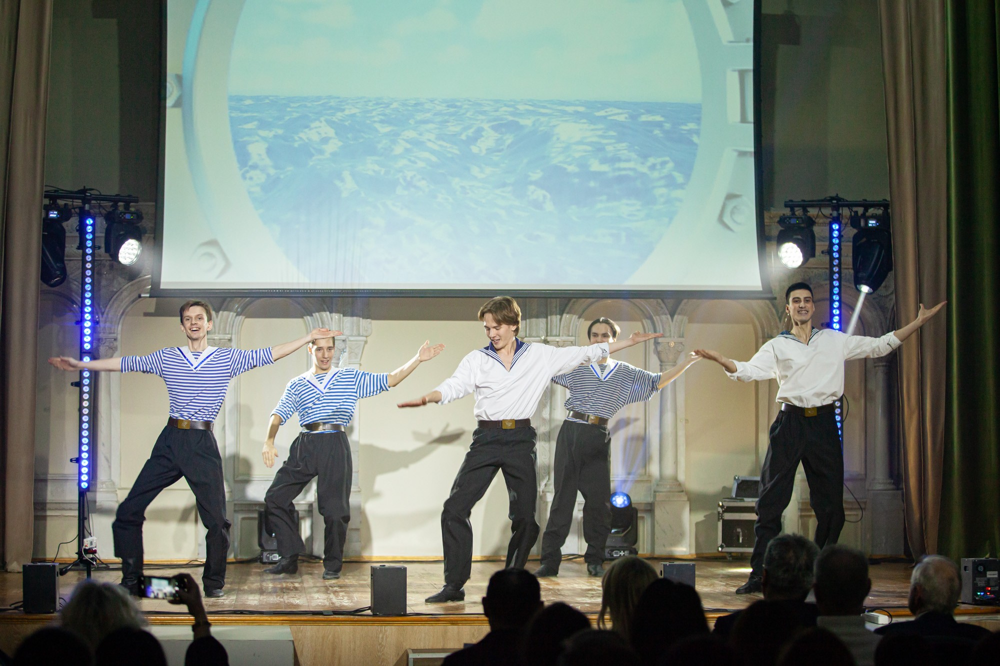 'Ялкын' ? это семья: итоговый концерт коллектива состоялся в Елабужском институте КФУ 'Ялкын' ? это семья: итоговый концерт коллектива состоялся в Елабужском институте КФУ