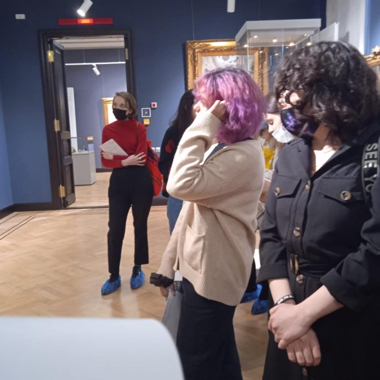 Филологи-первокурсники провели экскурсии на английском и испанском языках в Государственном музее изобразительных искусств РТ Филологи-первокурсники провели экскурсии на английском и испанском языках в Государственном музее изобразительных искусств РТ