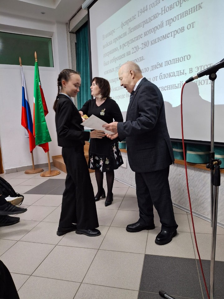 Представители Совета ветеранов КФУ посетили лицей №131 Представители Совета ветеранов КФУ посетили лицей №131