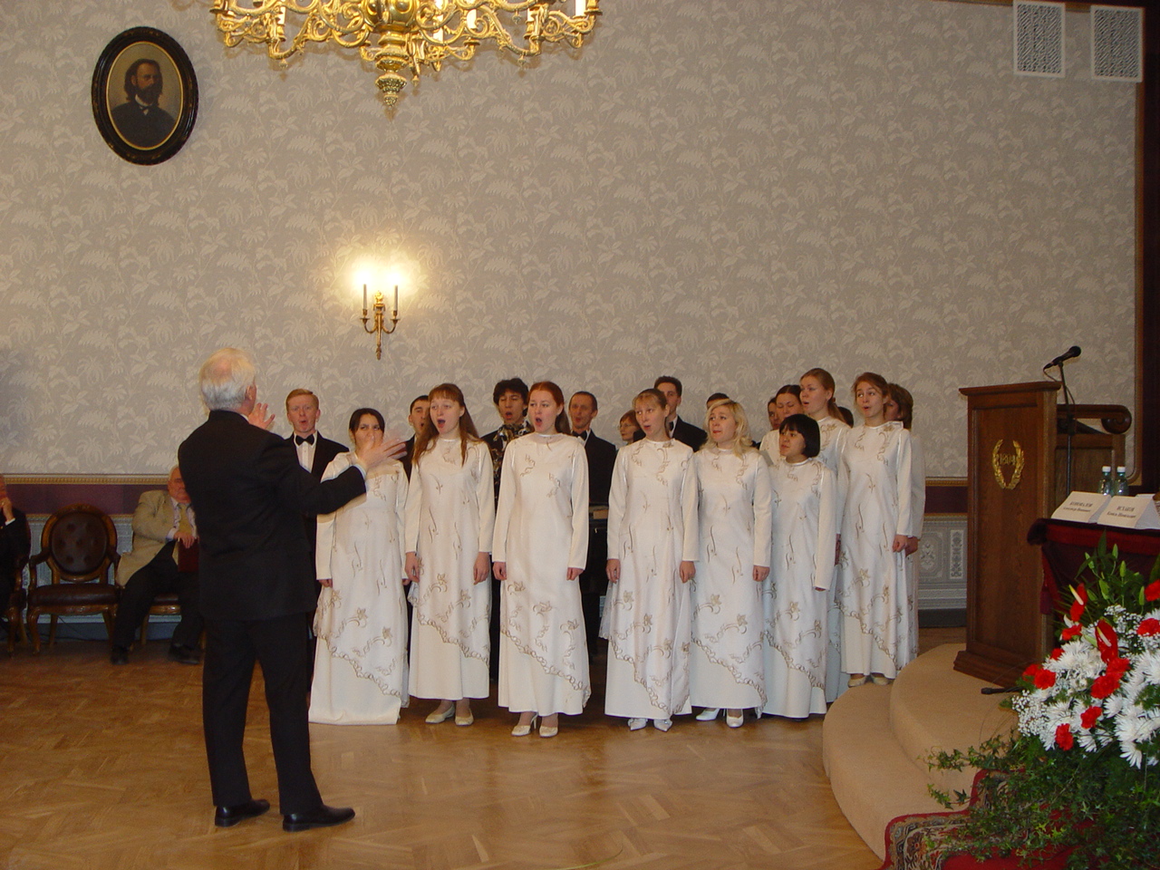 � �������