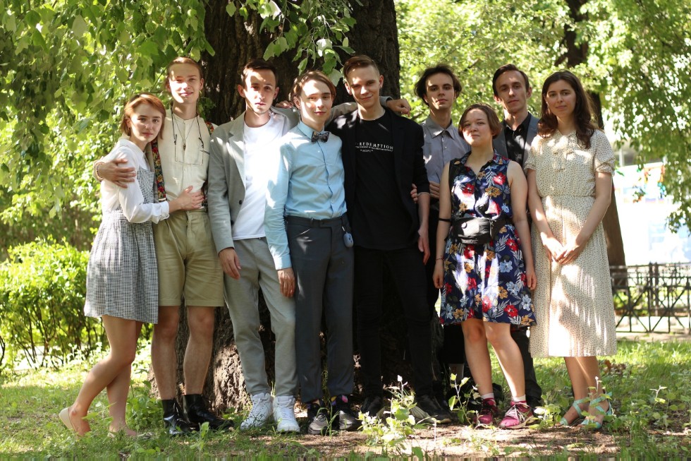 Вручение дипломов выпускникам кафедры религиоведения Вручение дипломов выпускникам кафедры религиоведения