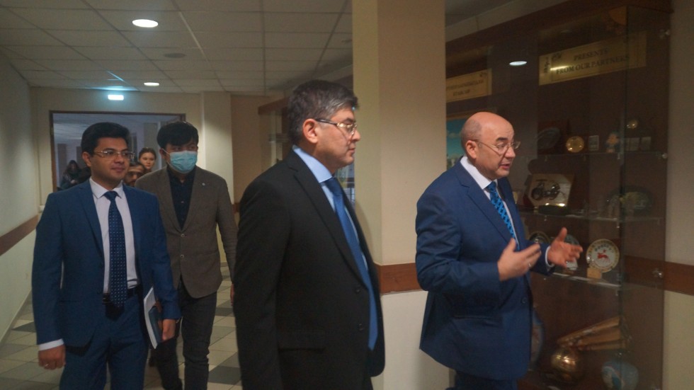 Встреча Генерального консула Республики Узбекистан со студентами в Институте филологии и межкультурной коммуникации КФУ