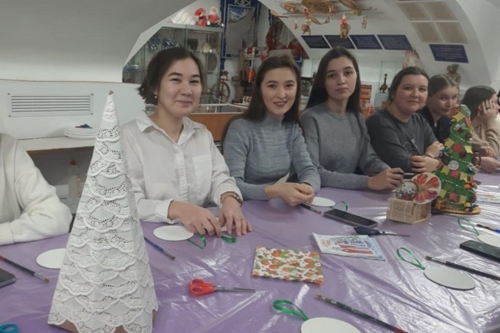 Нетрадиционный вид декоративно-прикладного творчества Декупаж Нетрадиционный вид декоративно-прикладного творчества Декупаж