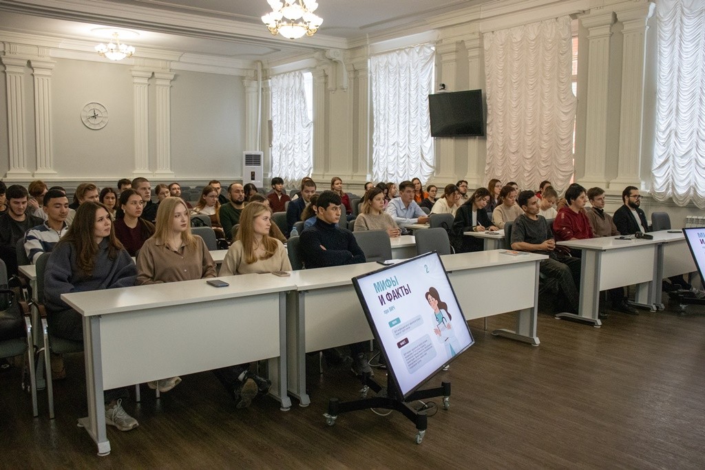 В Елабужском институте КФУ состоялась встреча с врачом В Елабужском институте КФУ состоялась встреча с врачом