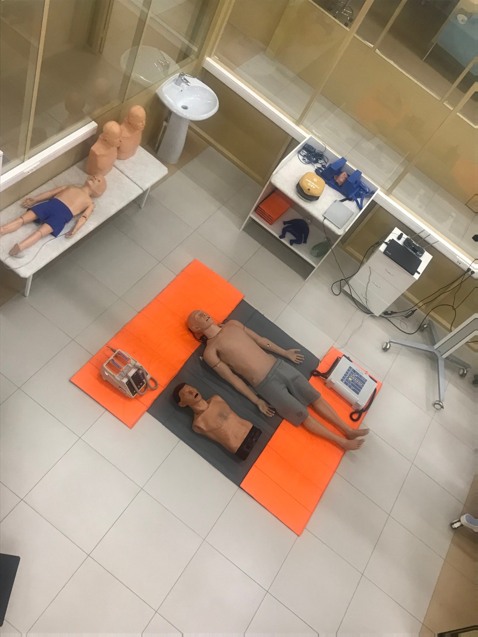 ����������