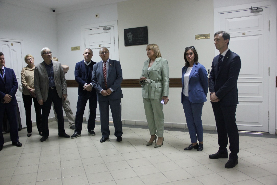 Торжественное открытие мемориальной доски в память о профессоре Юрии Сергеевиче Решетове Торжественное открытие мемориальной доски в память о профессоре Юрии Сергеевиче Решетове