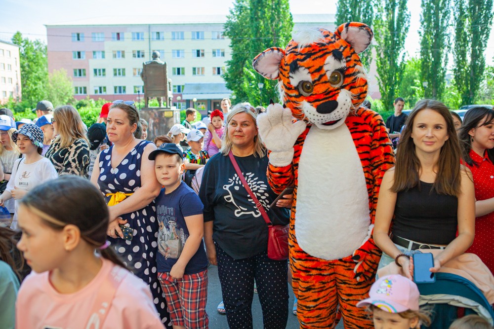 Развлекательно-игровая программа 'Планета под названием Детство!' Развлекательно-игровая программа 'Планета под названием Детство!'