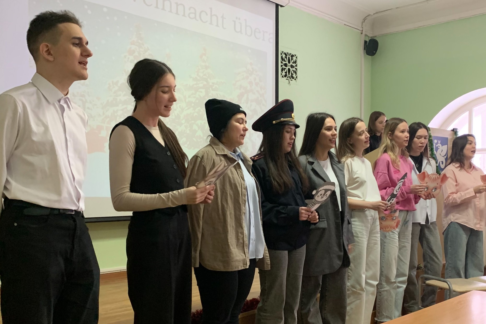 Студенты Елабужского института КФУ погрузились в атмосферу немецкого Рождества Студенты Елабужского института КФУ погрузились в атмосферу немецкого Рождества