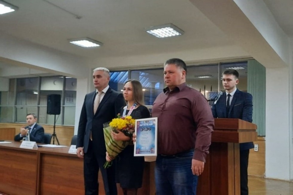 Спортсменов Елабужского института КФУ чествуют в администрации Елабужского муниципального района