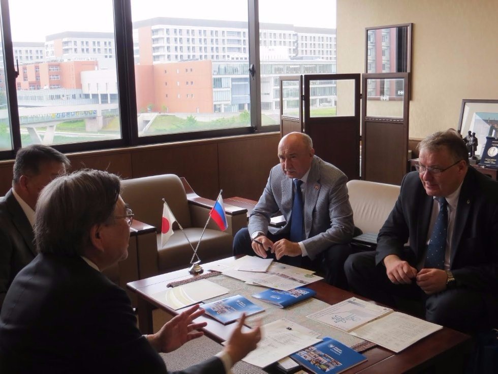 Rector Ilshat Gafurov's Meeting with President of Kanazawa University Yamazaki Koetsu